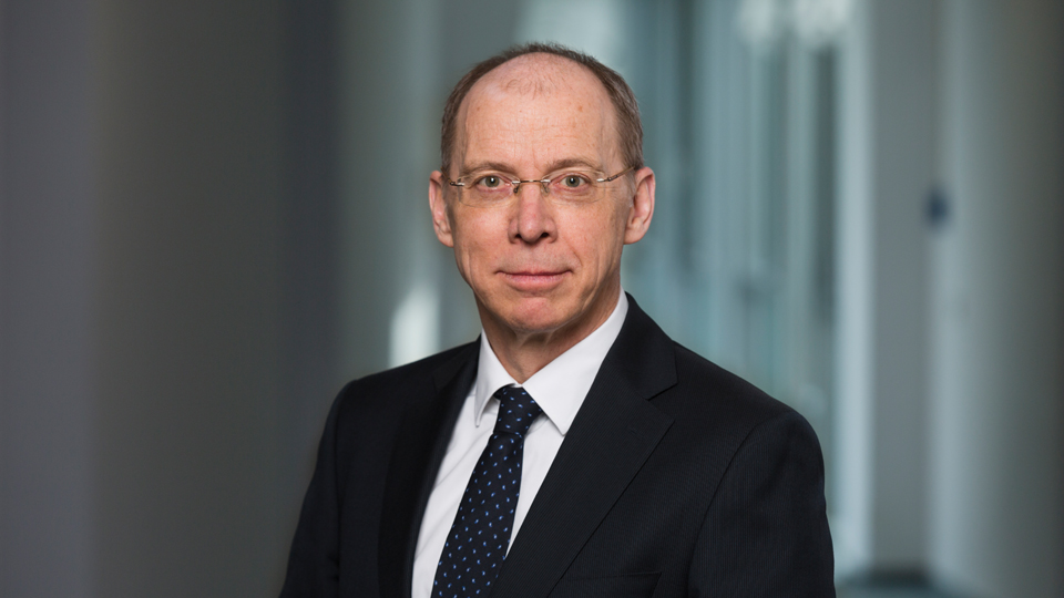 Porträtaufnahme von Dr. Frank Grund, Exekutivdirektor Versicherungs- und Pensionsfondsaufsicht.