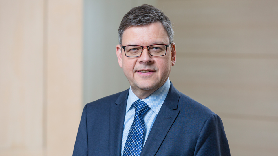 Portraiture of Dr Thorsten Pötzsch, Chief Executive Director of Resolution Directorate